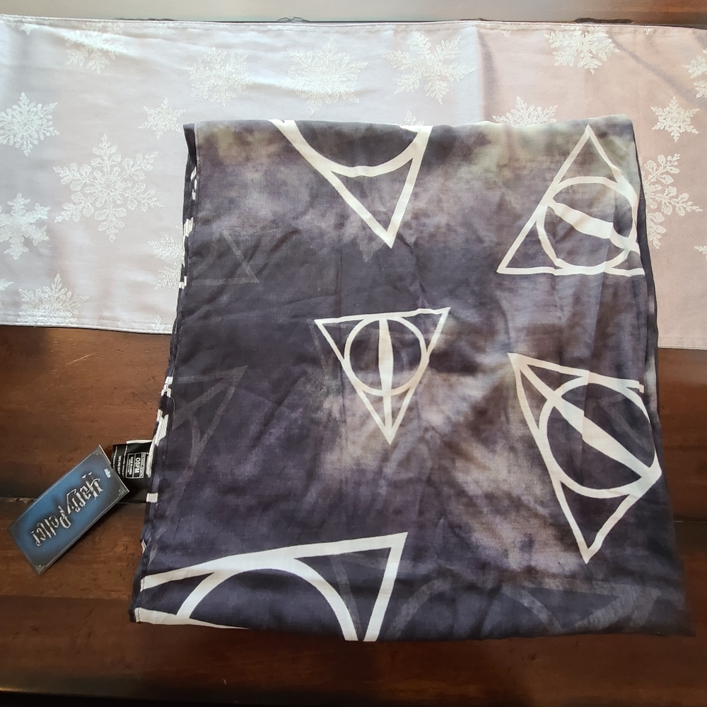 NWT Harry Potter Deathly Hallows Scarf
